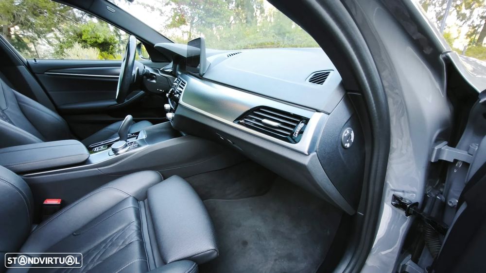BMW 520 d Pack Desportivo M Auto - 28