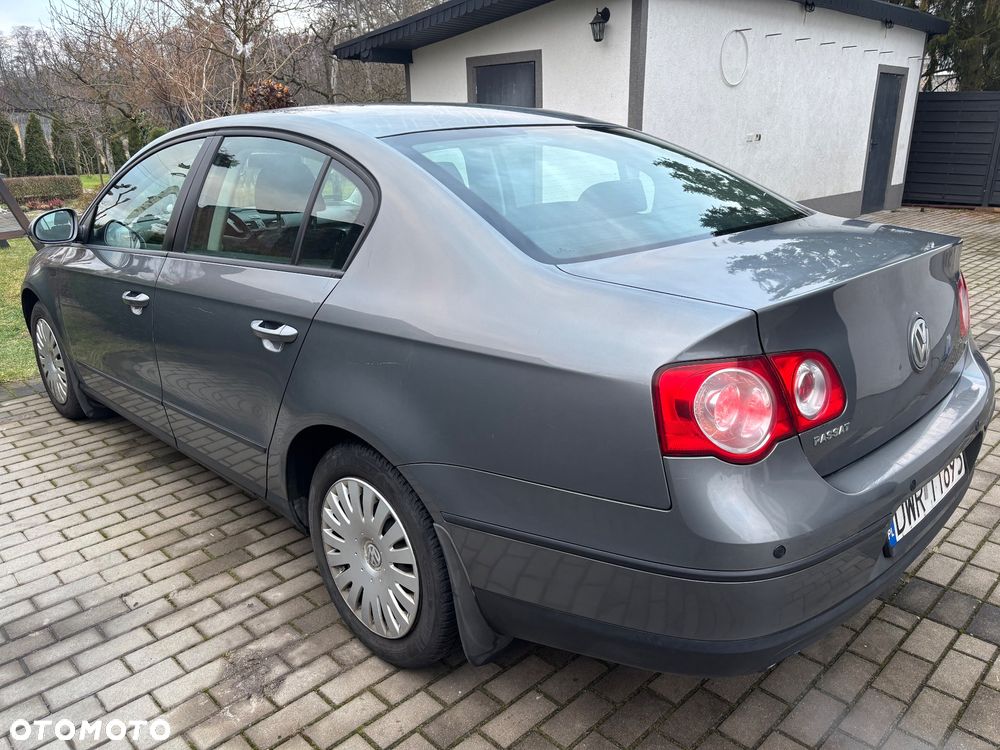 Volkswagen Passat 1.9 TDI Trendline - 2