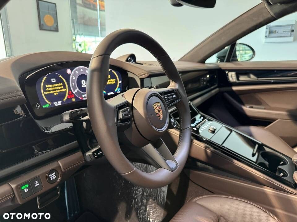 Porsche Panamera - 21