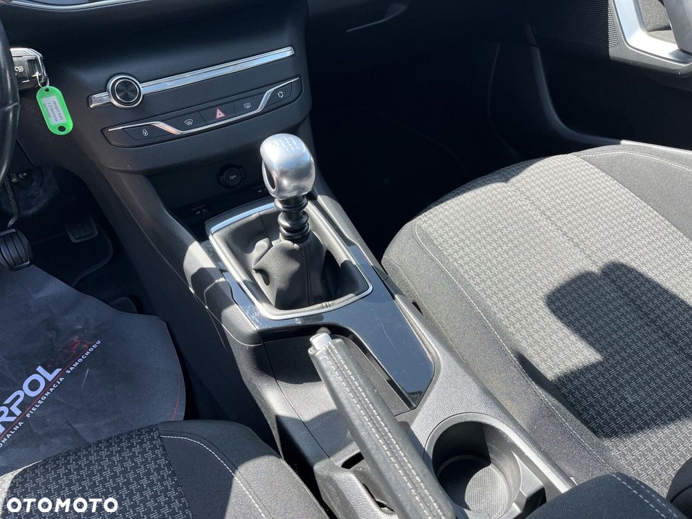 Peugeot 308 1.2 PureTech Style S&S - 16