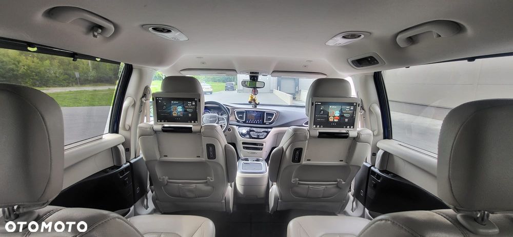 Chrysler Pacifica - 14