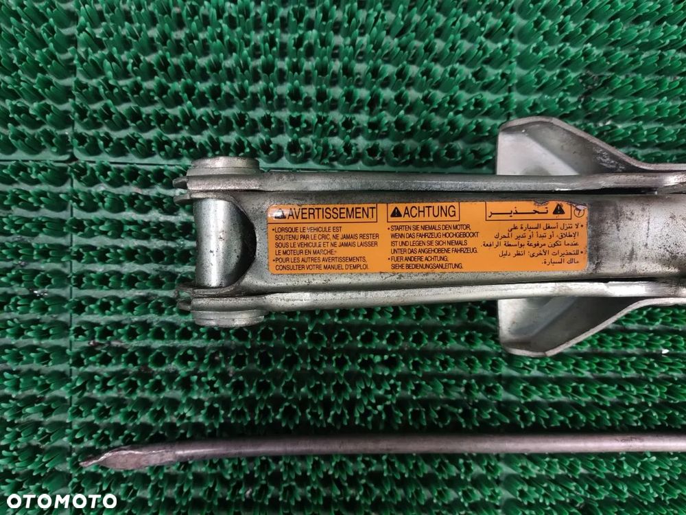 NISSAN X-TRAIL T30 Lewarek Podnośnik Klucz do Kół - 3