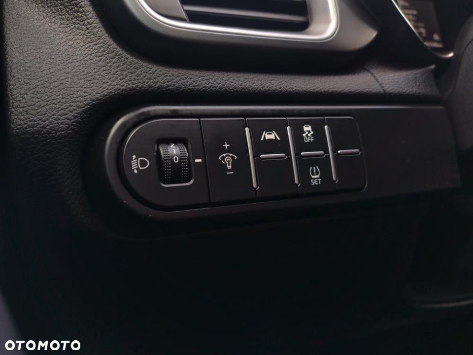 Kia Ceed - 22