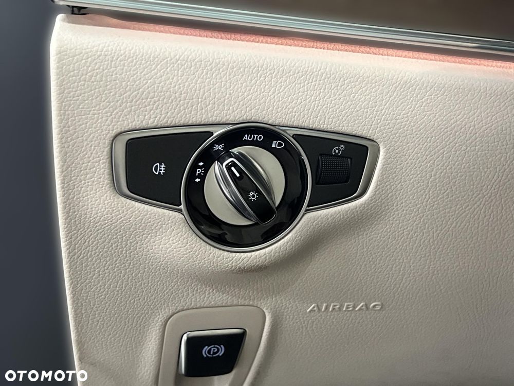 Mercedes-Benz Klasa E - 21