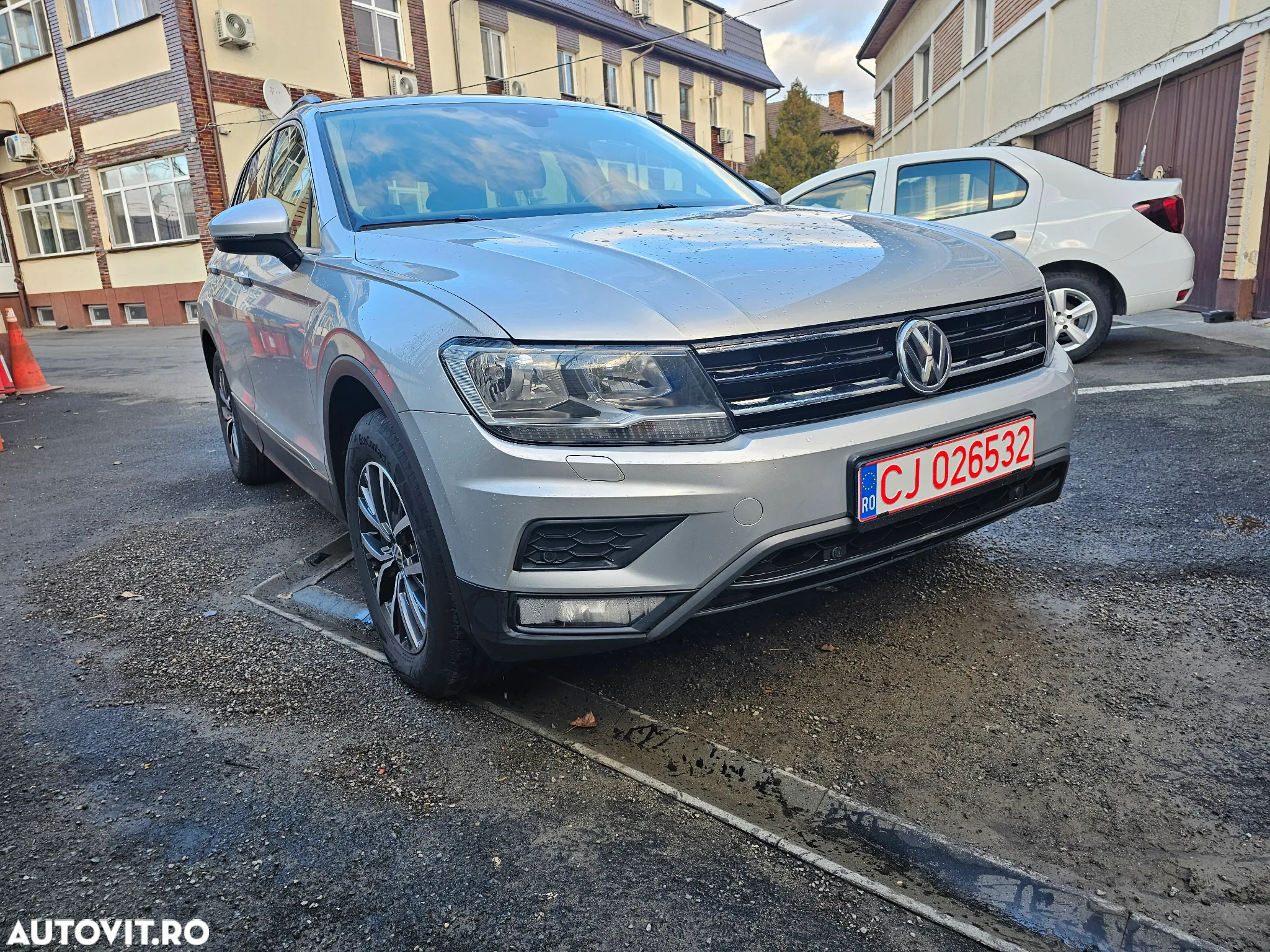 Volkswagen Tiguan 2.0 TDI 4Mot DSG Comfortline - 3