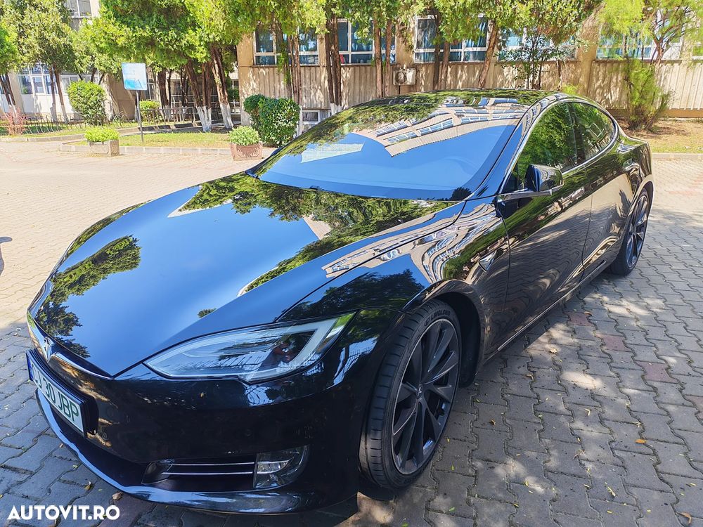 Tesla Model S - 2