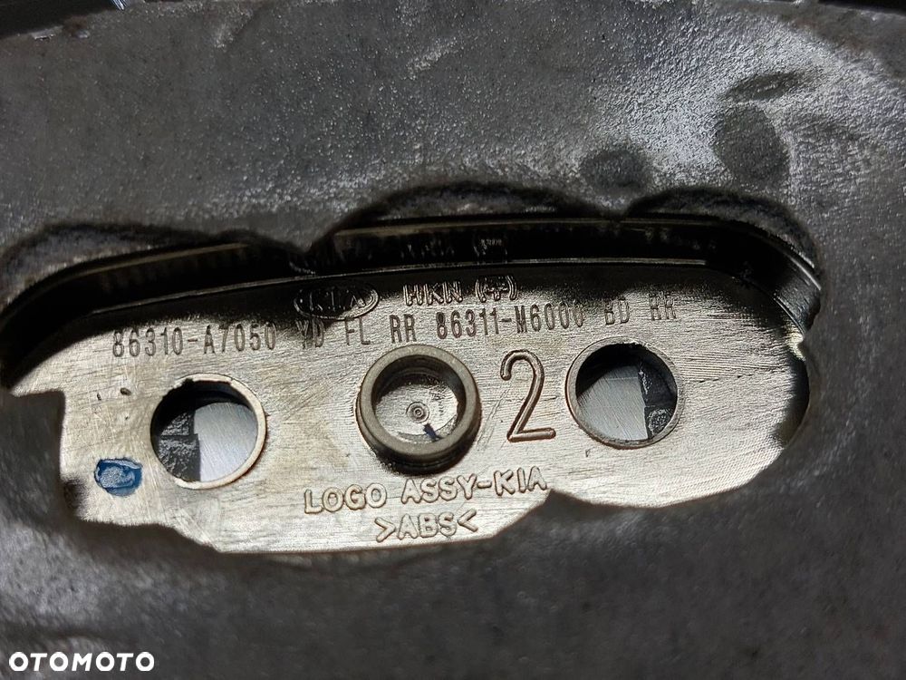EMBLEMAT ZNACZEK LOGO TYLNEJ KLAPY KIA CEED III 86311-M6000 - 3