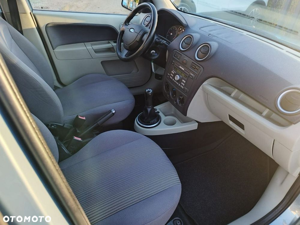 Ford Fusion - 17