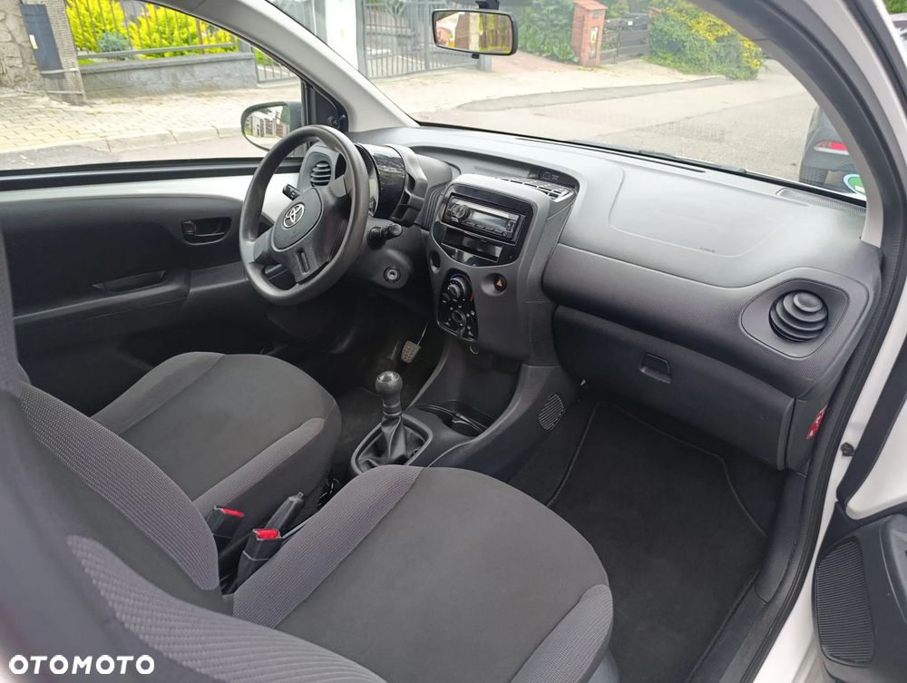 Toyota Aygo x - 28