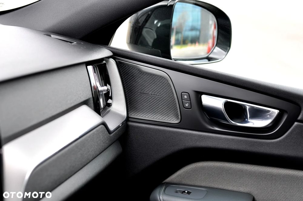 Volvo XC 60 T6 AWD Recharge Geartronic RDesign - 26