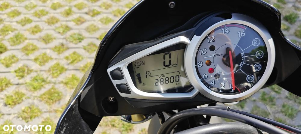 Triumph Street Triple - 13