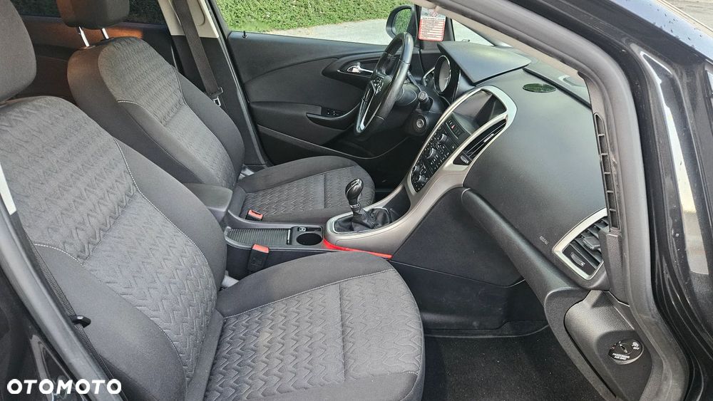 Opel Astra 1.4 Turbo 150 Jahre - 23