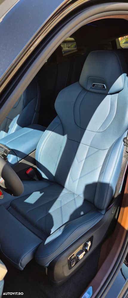BMW XM - 5