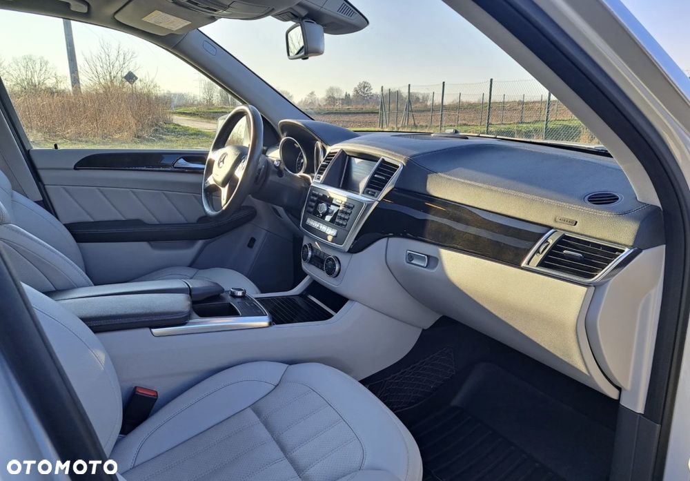 Mercedes-Benz GL - 10