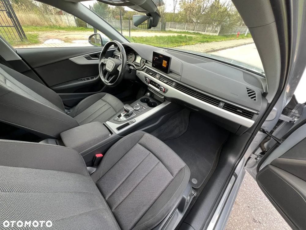 Audi A4 Limousine - 8