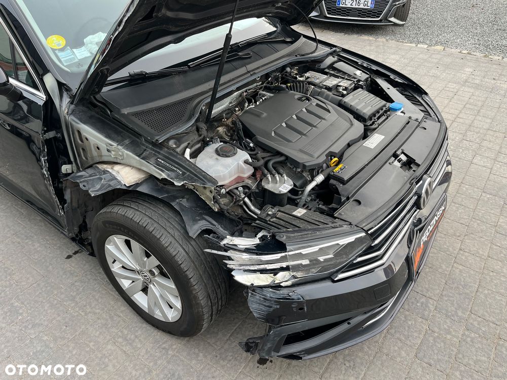 Volkswagen Passat - 12