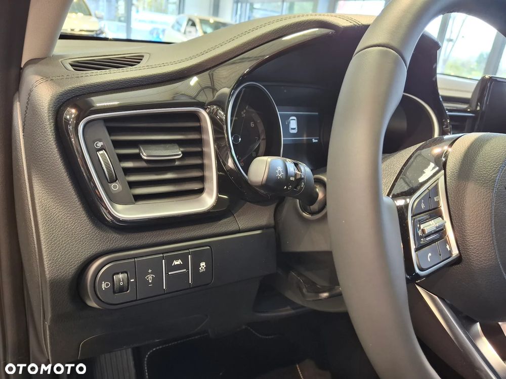 Kia Ceed 1.5 T-GDI Tribute DCT - 17