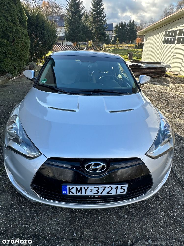 Hyundai Veloster - 2
