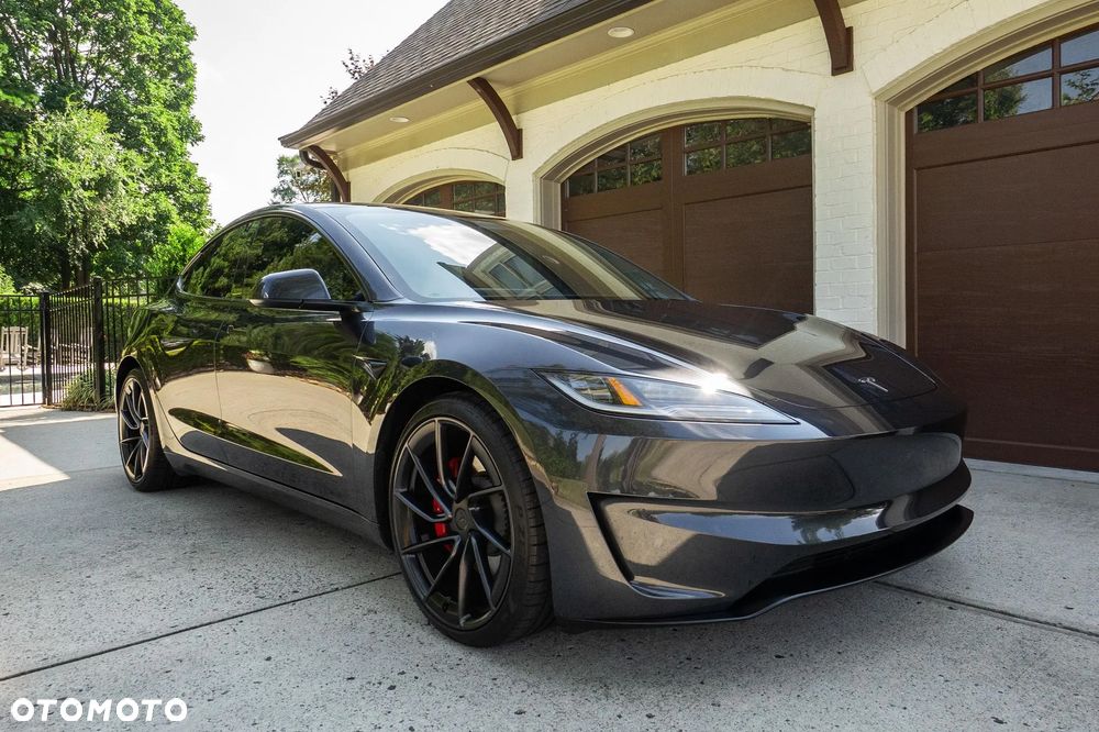 Tesla Model 3 Langstreckenbatterie Allradantrieb Dual Motor Performance - 1