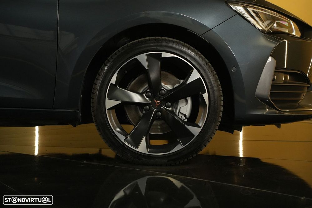Cupra Leon 1.4 e-Hybrid MID DSG - 8