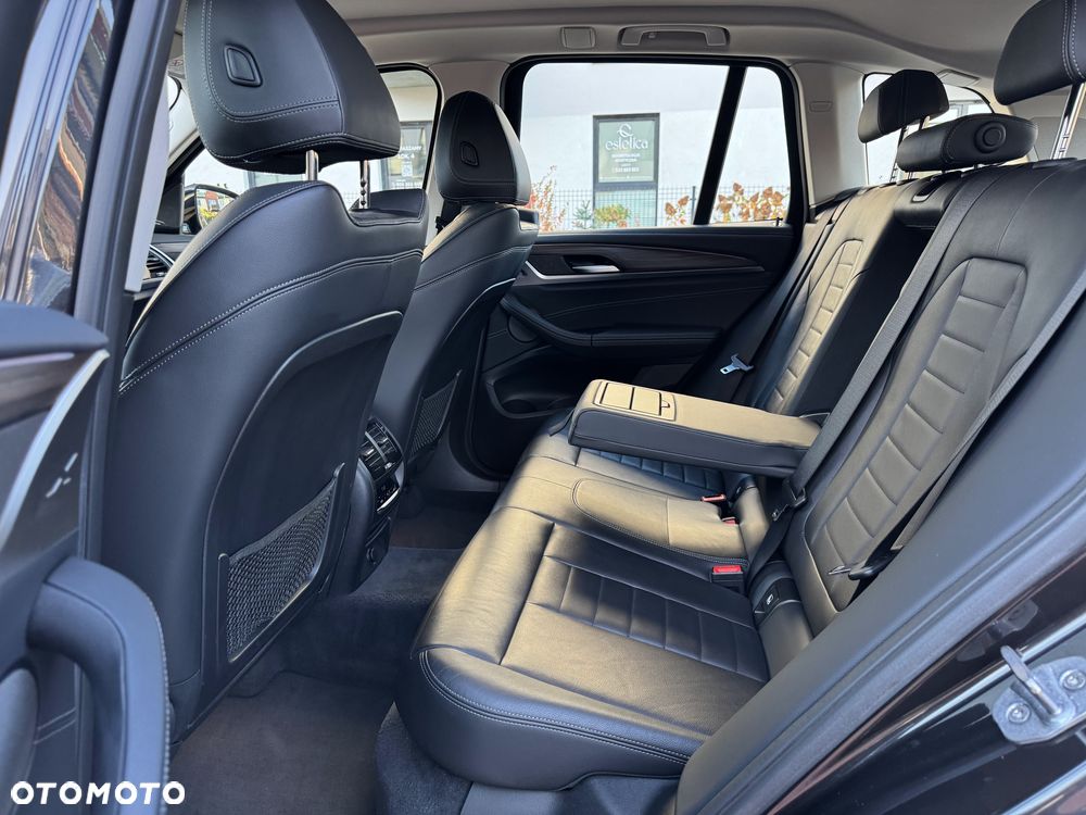 BMW X3 xDrive20d Luxury Line - 22