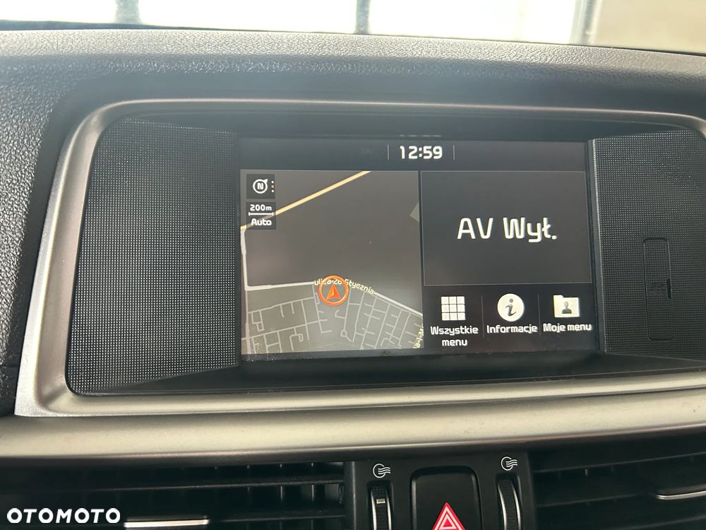 Kia Optima 2.0 M - 10