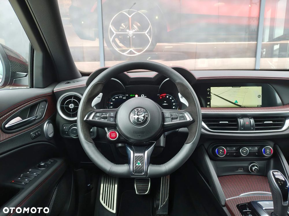 Alfa Romeo Stelvio - 16