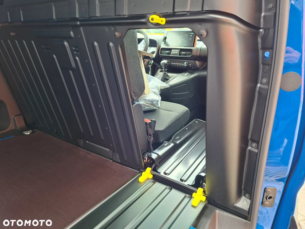 Fiat BOGATE WYPOSAŻENIE, OD RĘKI - DOBLO L2 1,5 102KM - kamera cofania, LED, Wykładzina antypoślizgowa - 35