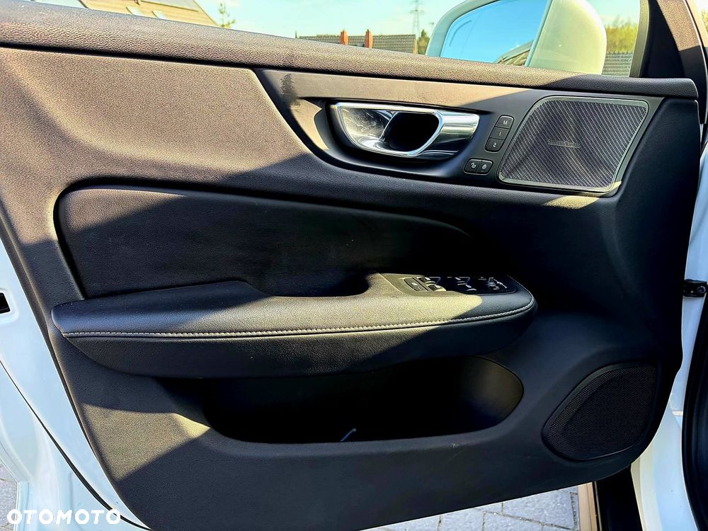 Volvo V60 Cross Country D4 AWD - 27