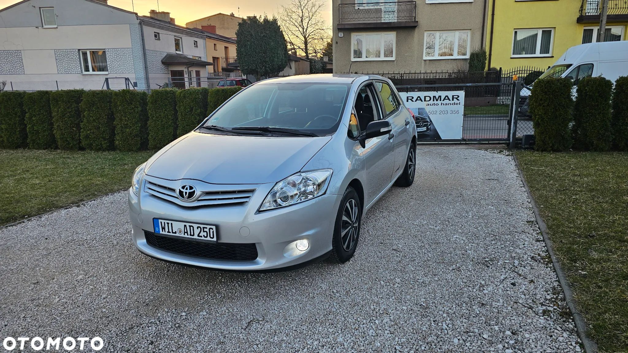 Toyota Auris 1.33 Dual-VVT-i Edition - 1