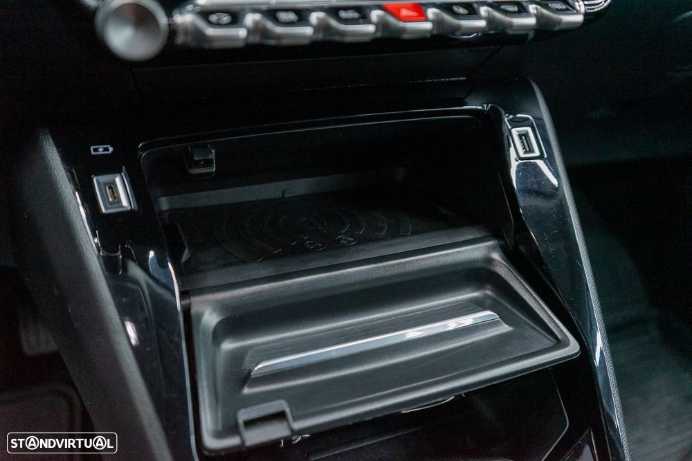 Peugeot 2008 BlueHDi 130 EAT8 Allure Pack - 33