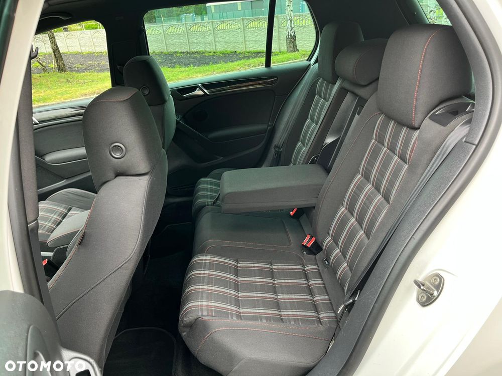 Volkswagen Golf 2.0 GTI DSG - 22