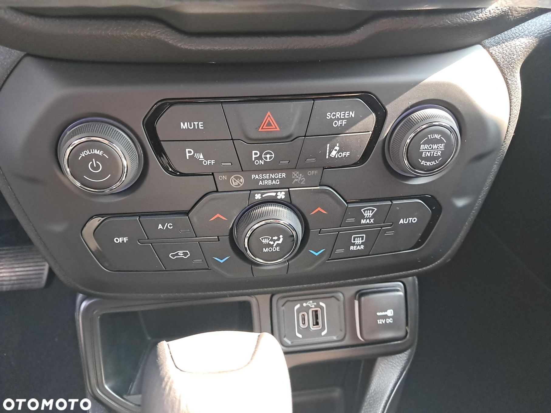 Jeep Renegade - 12