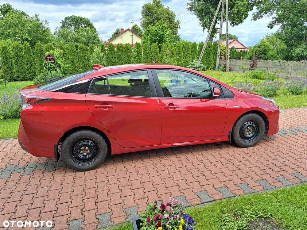 Toyota Prius ver--hybrid- - 3