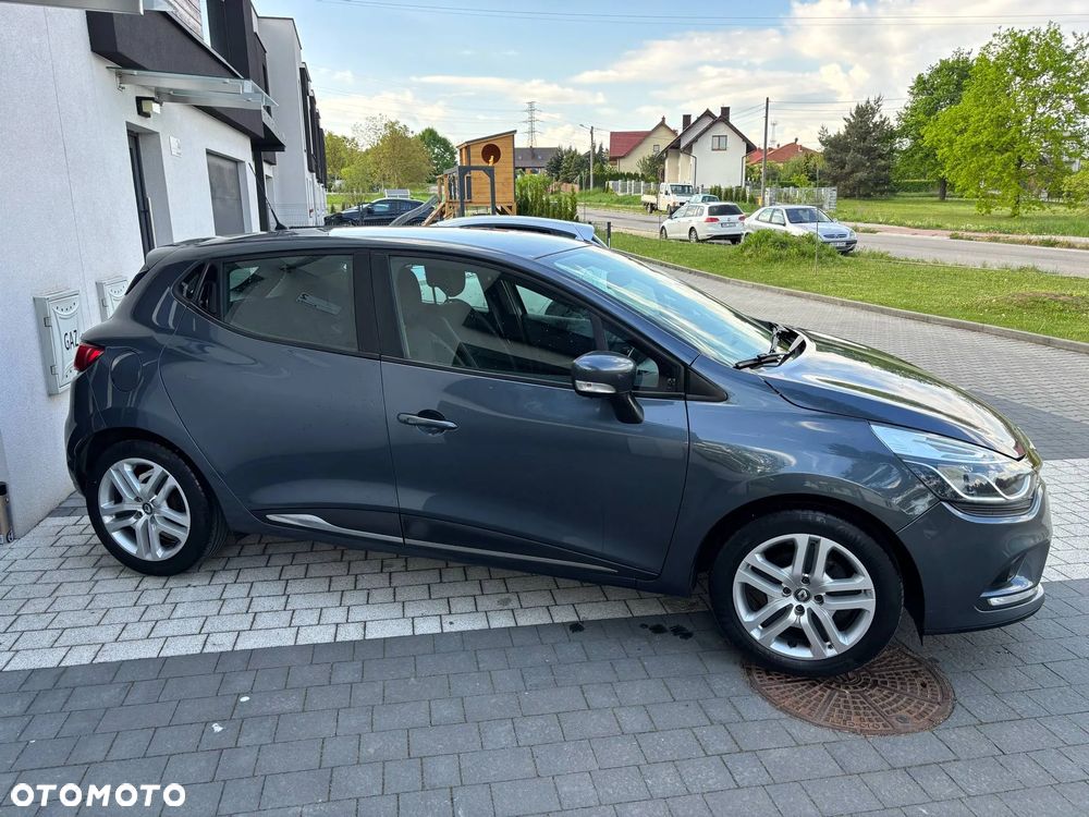 Renault Clio 1.2 16V 75 Life - 18