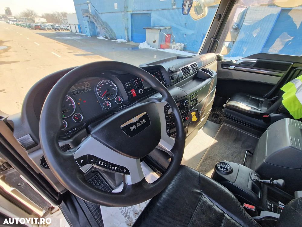 MAN TGX 33.560 AUTOMAT 560 CP BASCULANTA  6x4 - 23