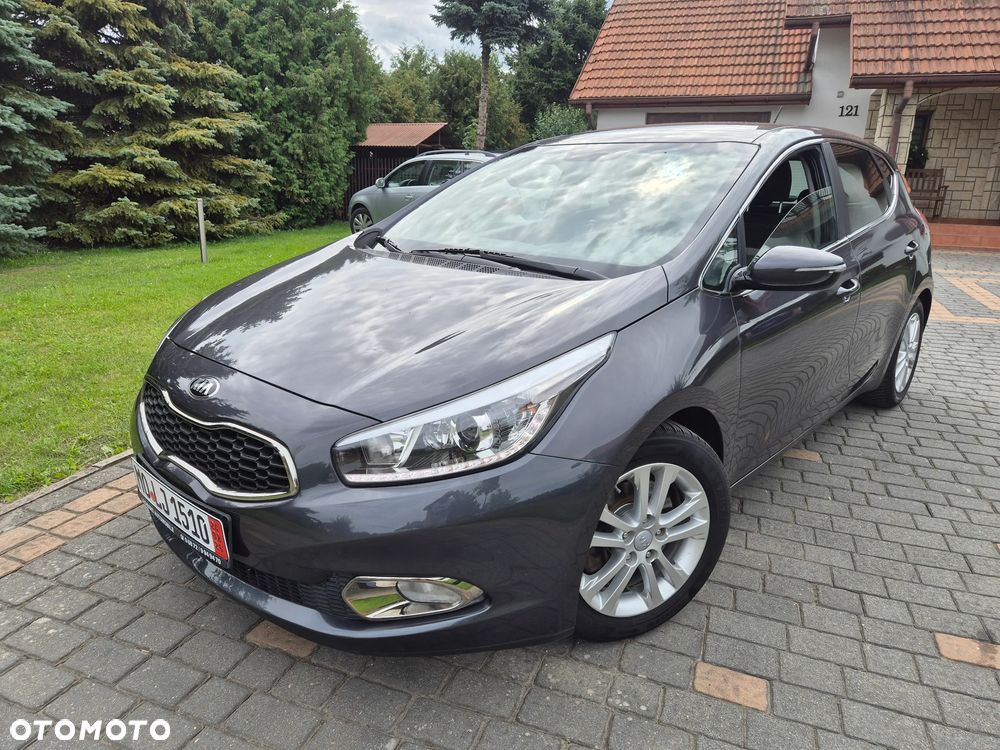 Kia Ceed 1.4 CVVT Dream-Team Edition - 1
