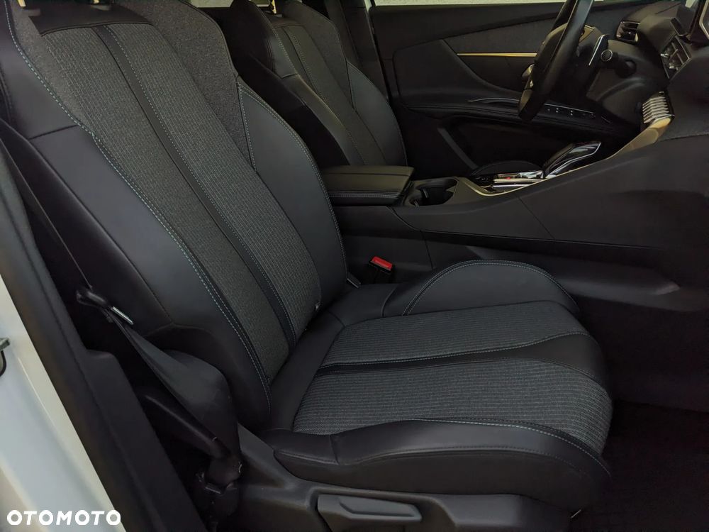 Peugeot 3008 1.2 PureTech Allure Pack S&S EAT8 - 31