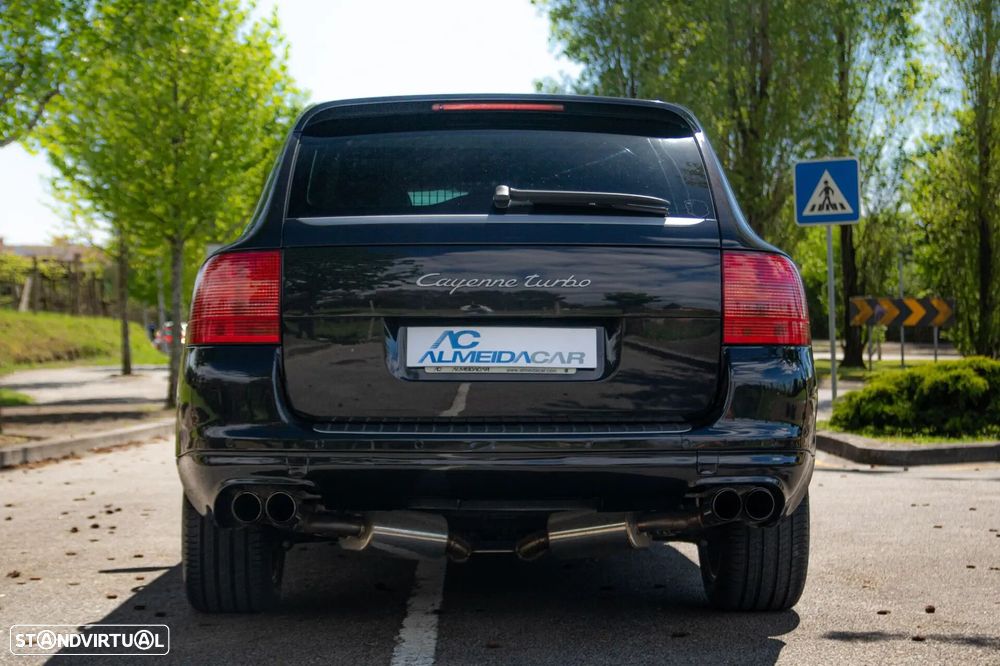 Porsche Cayenne Turbo - 15
