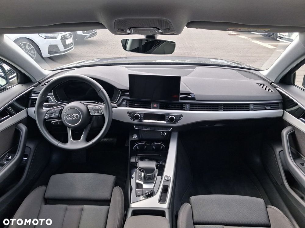 Audi A4 Limousine - 11