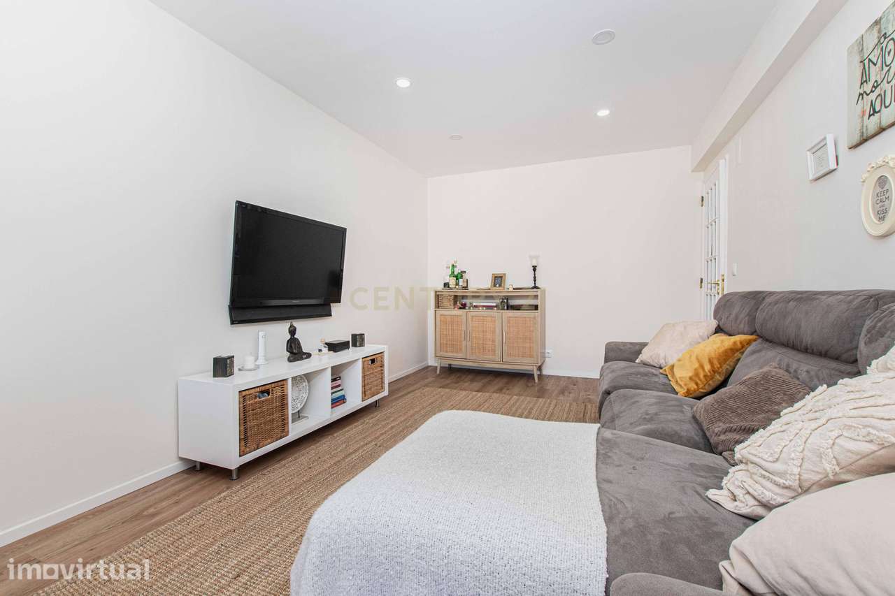 Apartamento T2 Totalmente Remodelado | Acabamentos de Alto Padrão | Da - Grande imagem: 2/21
