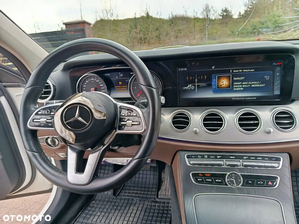 Mercedes-Benz Klasa E 220 d 9G-TRONIC - 31