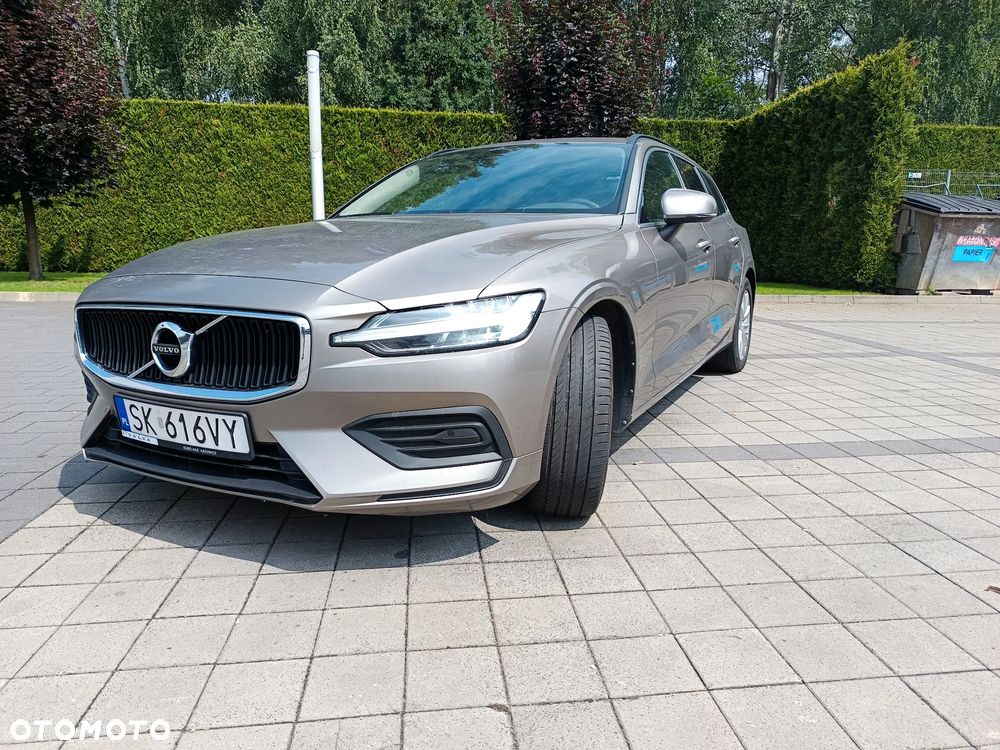 Volvo V60 B4 D Momentum - 1