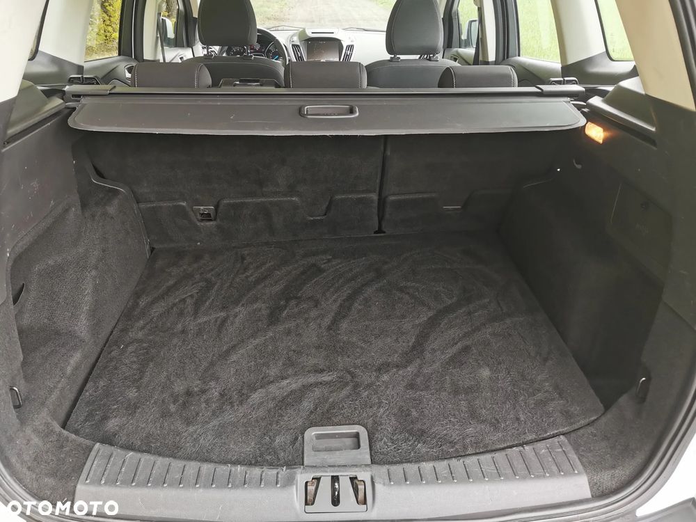 Ford Kuga 1.5 EcoBoost 2x4 Titanium - 16