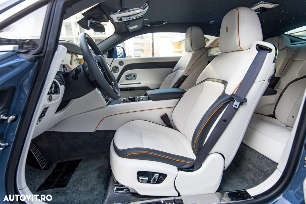 Rolls-Royce Spectre - 11