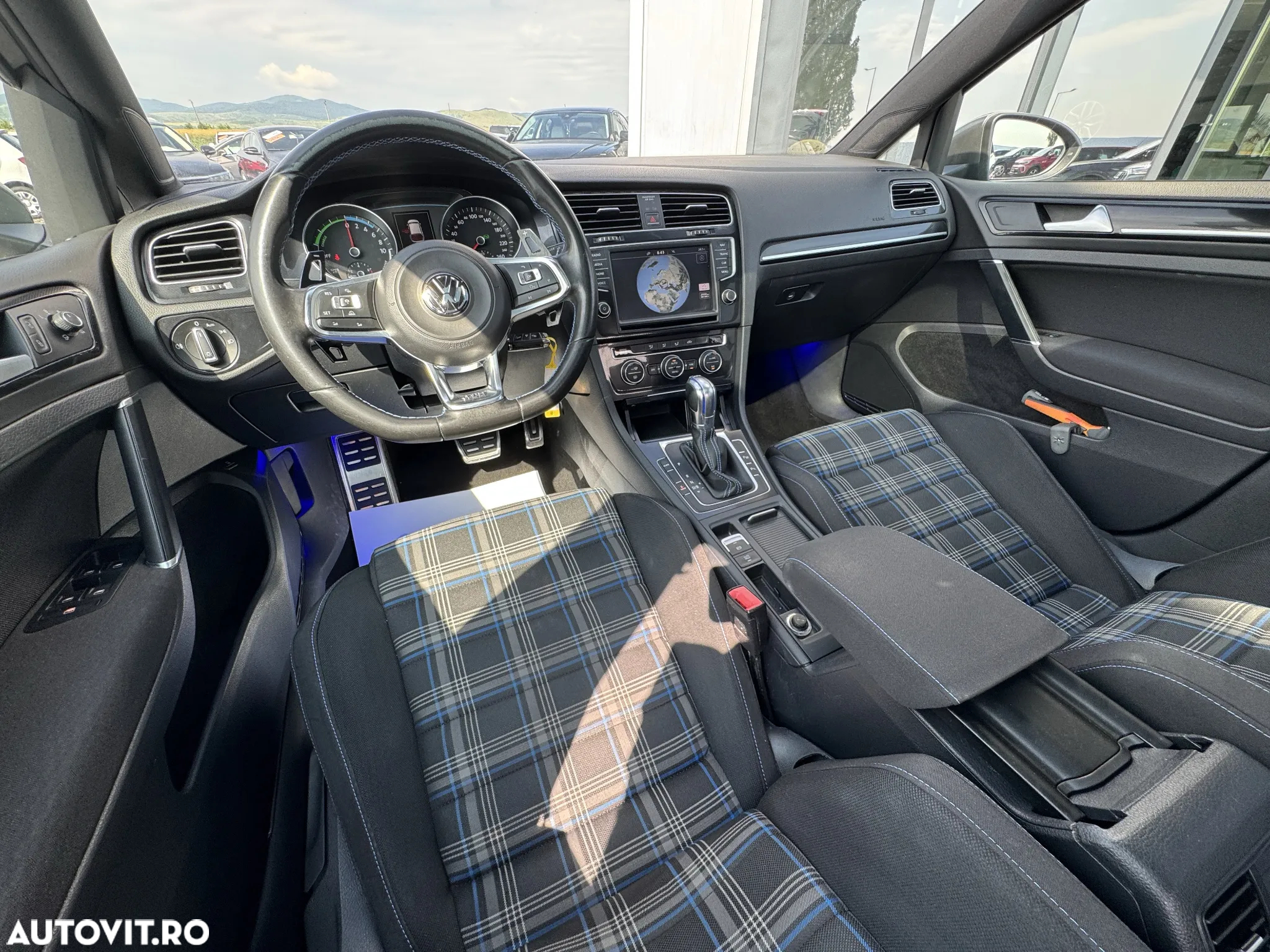 Volkswagen Golf GTE - 31