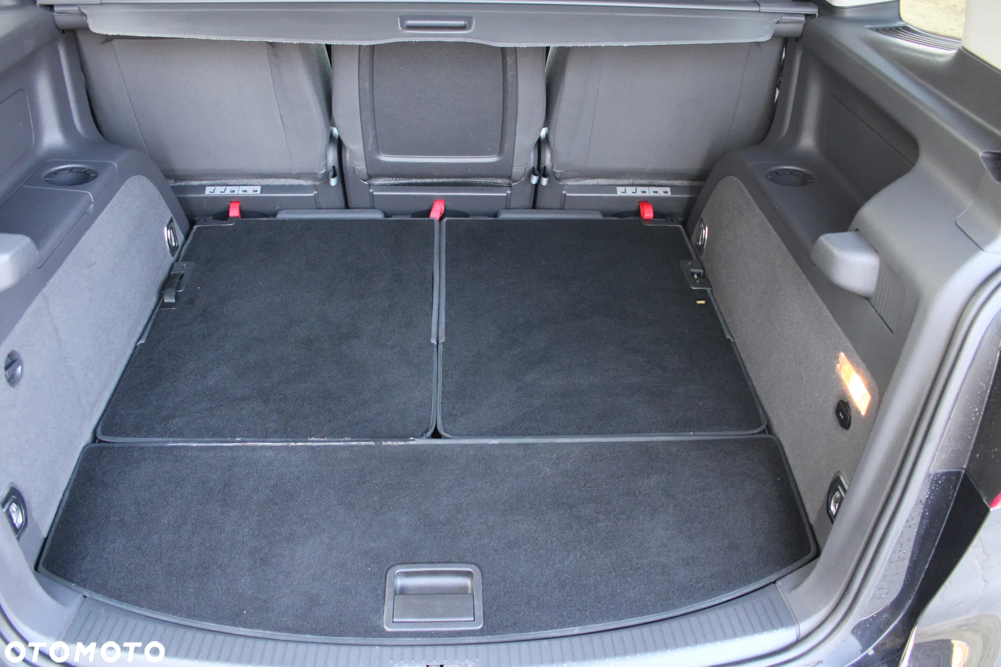 Volkswagen Touran 1.6 TDI DPF BlueMotion Technology DSG Comfortline - 16