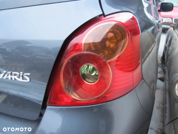Toyota Yaris Ts Sport 2 II Lampa Prawa Tylna Prawy Tył