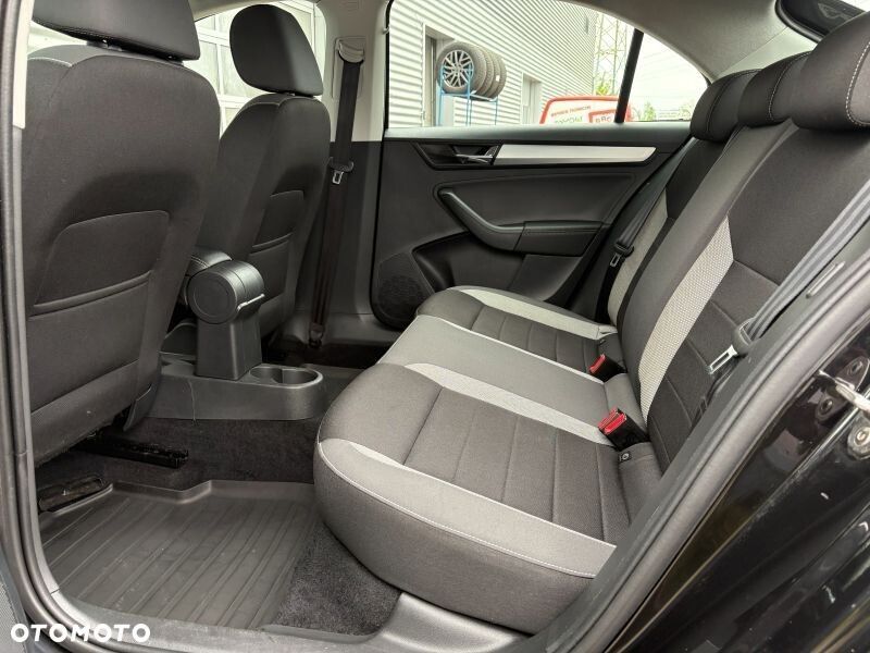 Skoda RAPID 1.0 TSI Ambition - 15