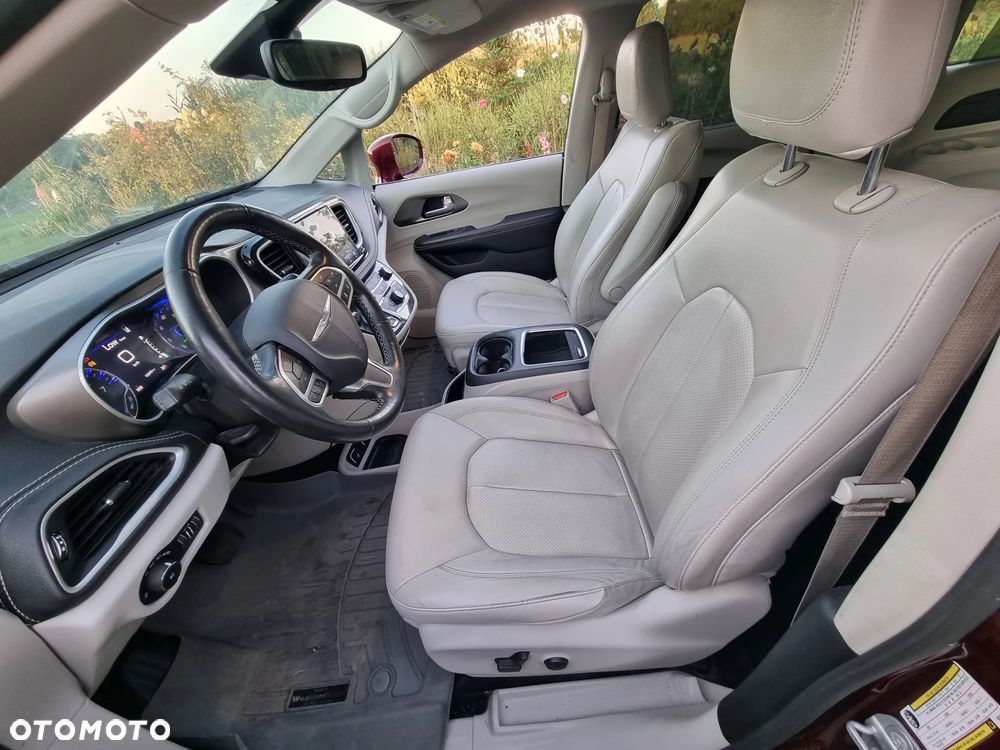 Chrysler Pacifica - 14